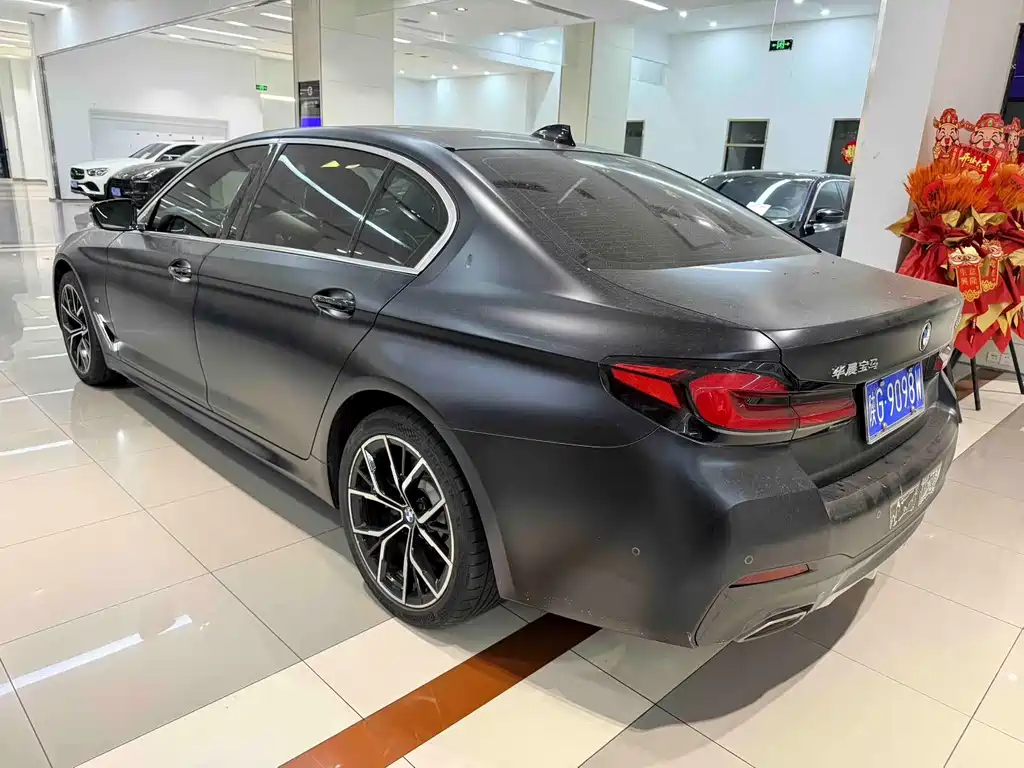 BMW 5 Series — фото 5