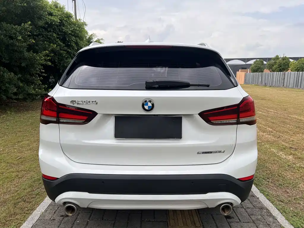 BMW X1 — фото 5