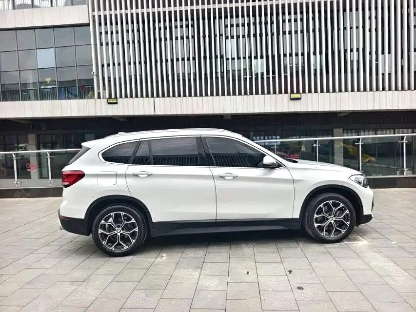 BMW X1 — фото 9