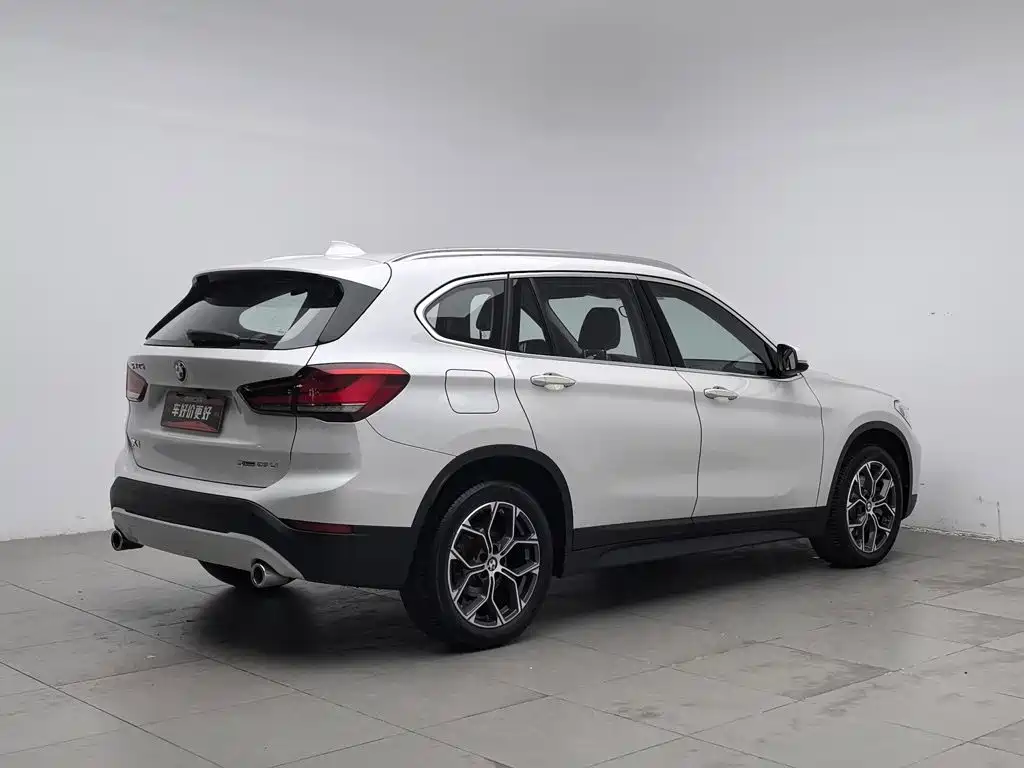 BMW X1 — фото 2