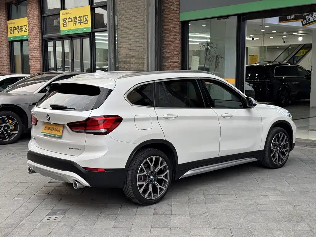 BMW X1 — фото 7