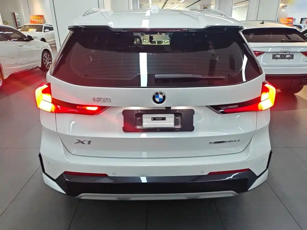 BMW X1 — фото 5