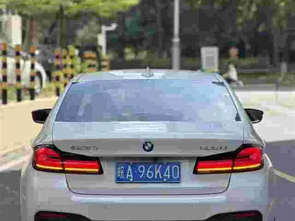 BMW 5 Series — фото 4