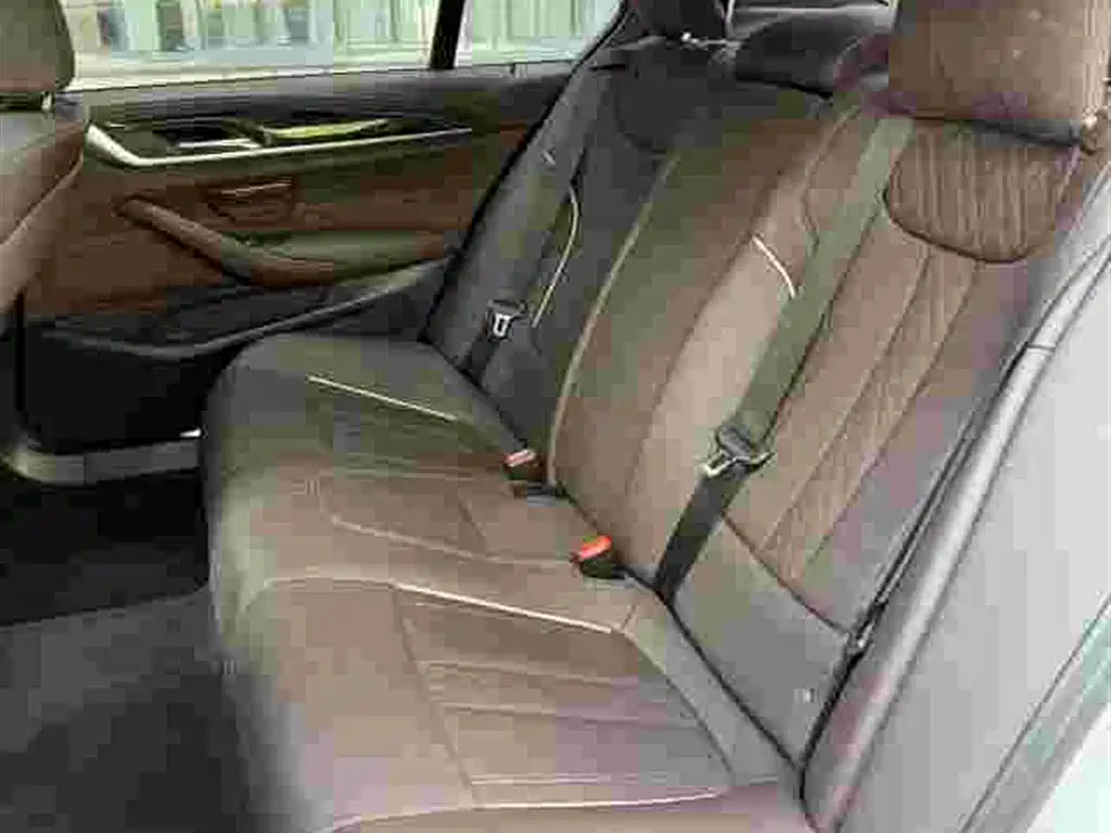 BMW 5 Series — фото 6