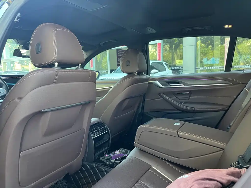 BMW 5 Series New Energy — фото 6