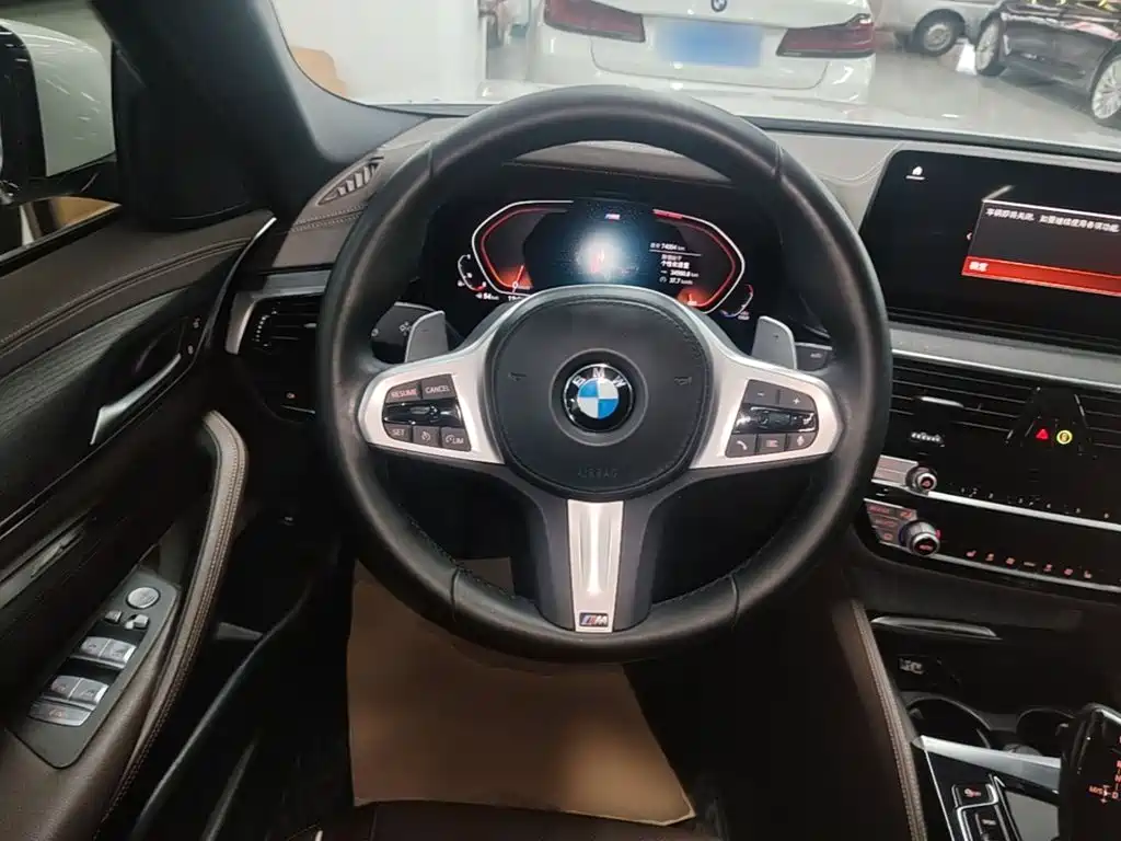BMW 5 Series — фото 10