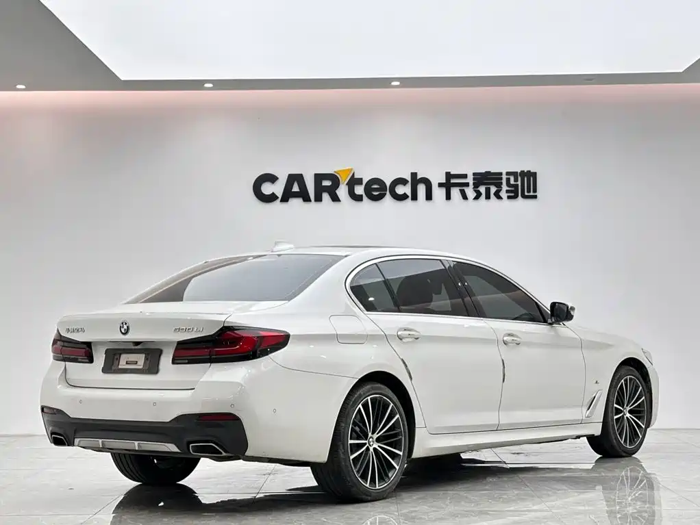 BMW 5 Series — фото 5