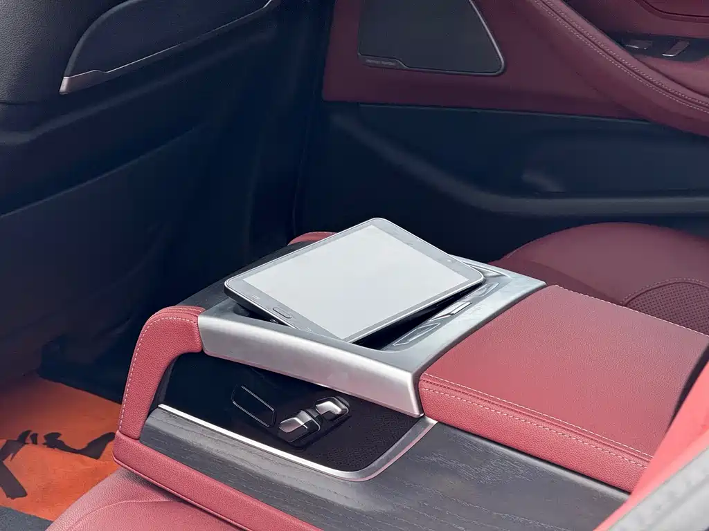 BMW 5 Series — фото 11