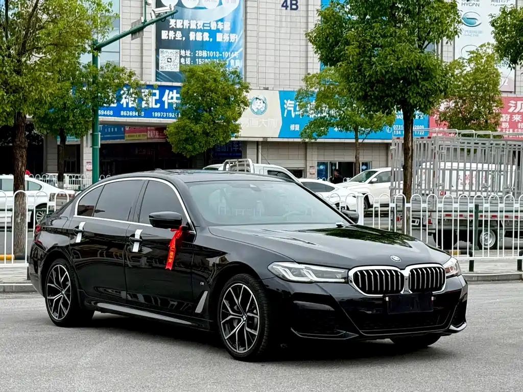 BMW 5 Series — фото 3