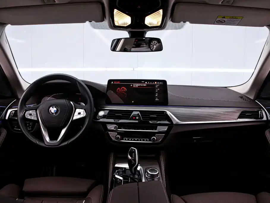 BMW 5 Series — фото 5