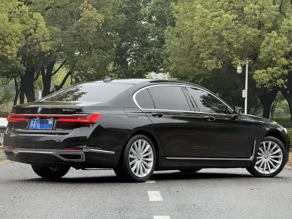 BMW 7 Series — фото 4