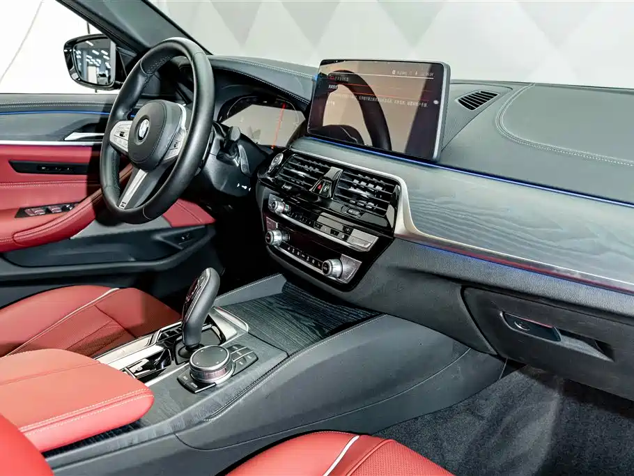 BMW 5 Series — фото 17