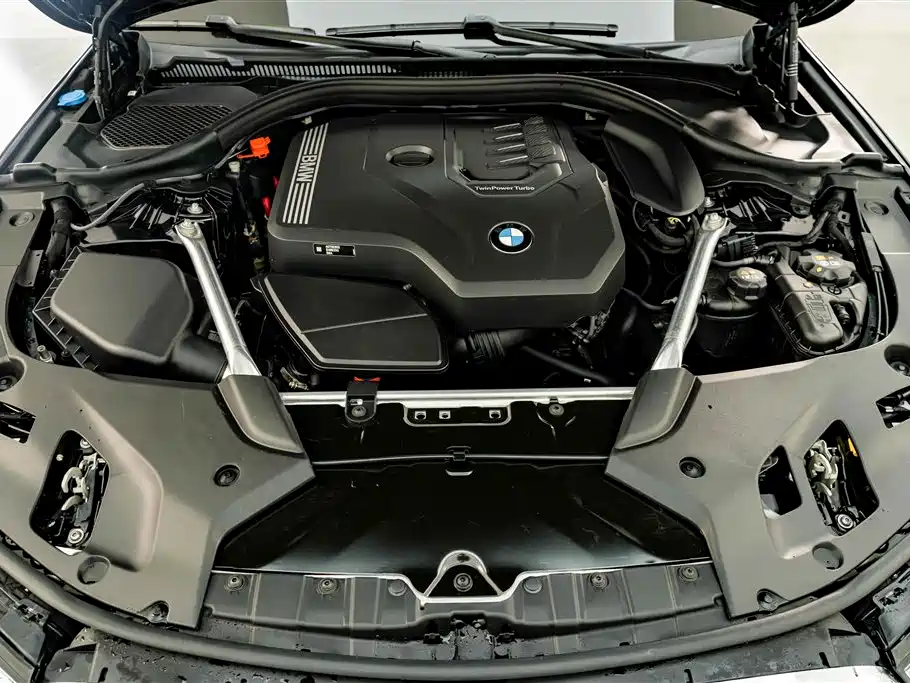 BMW 5 Series — фото 24