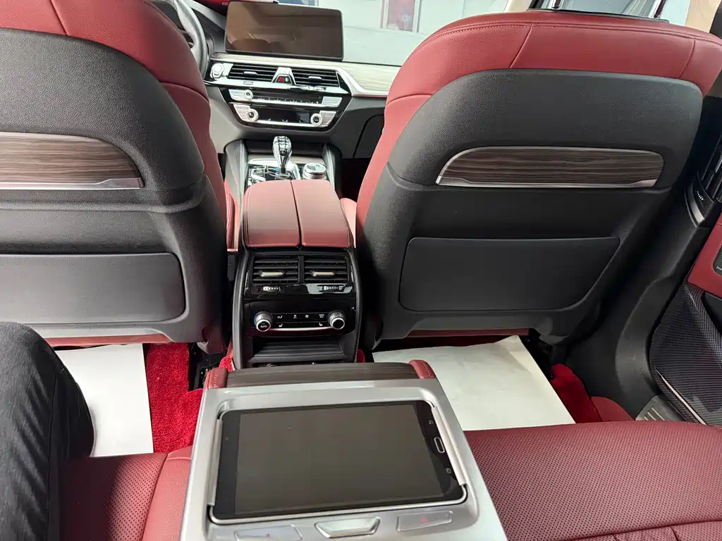 BMW 5 Series — фото 13