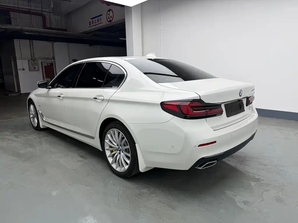 BMW 5 Series — фото 4