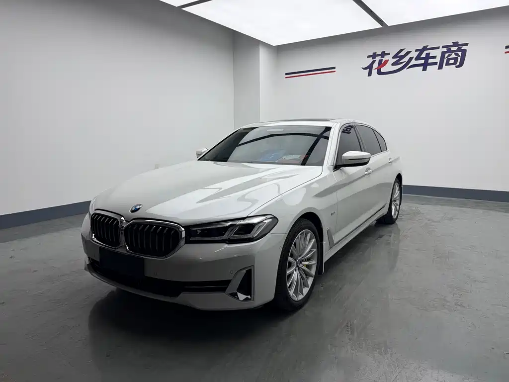 BMW 5 Series — фото 1