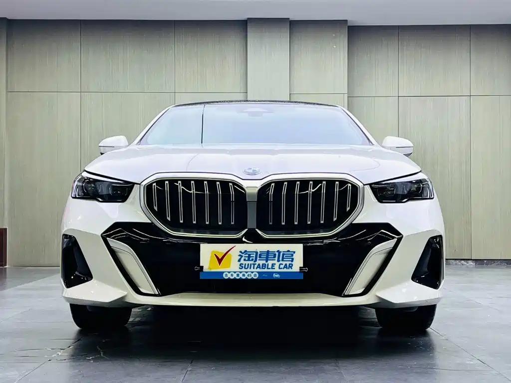 BMW 5 Series — фото 2