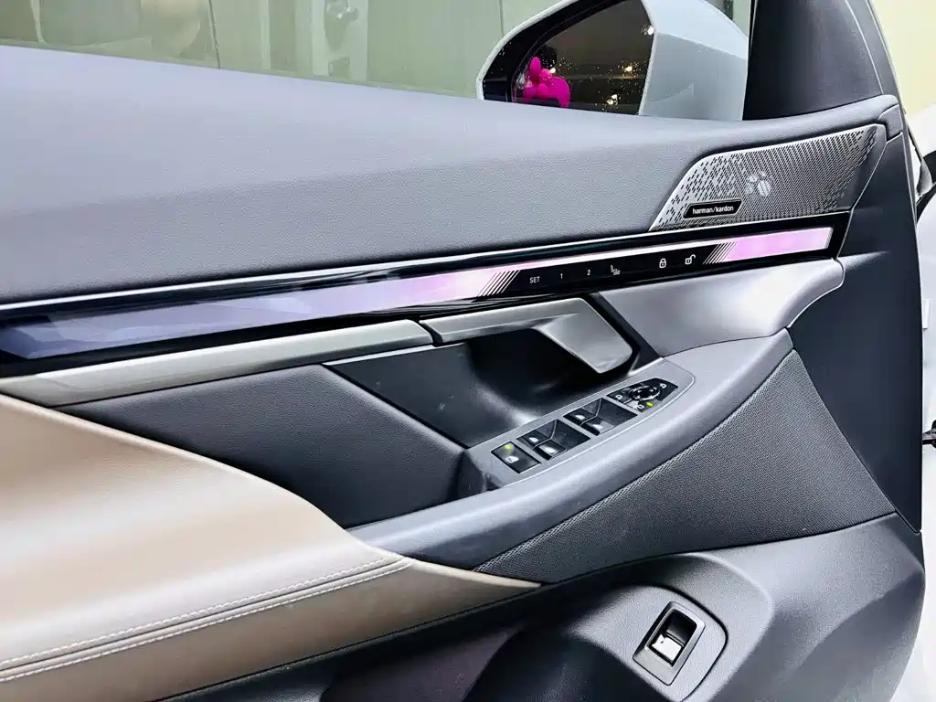 BMW 5 Series — фото 11