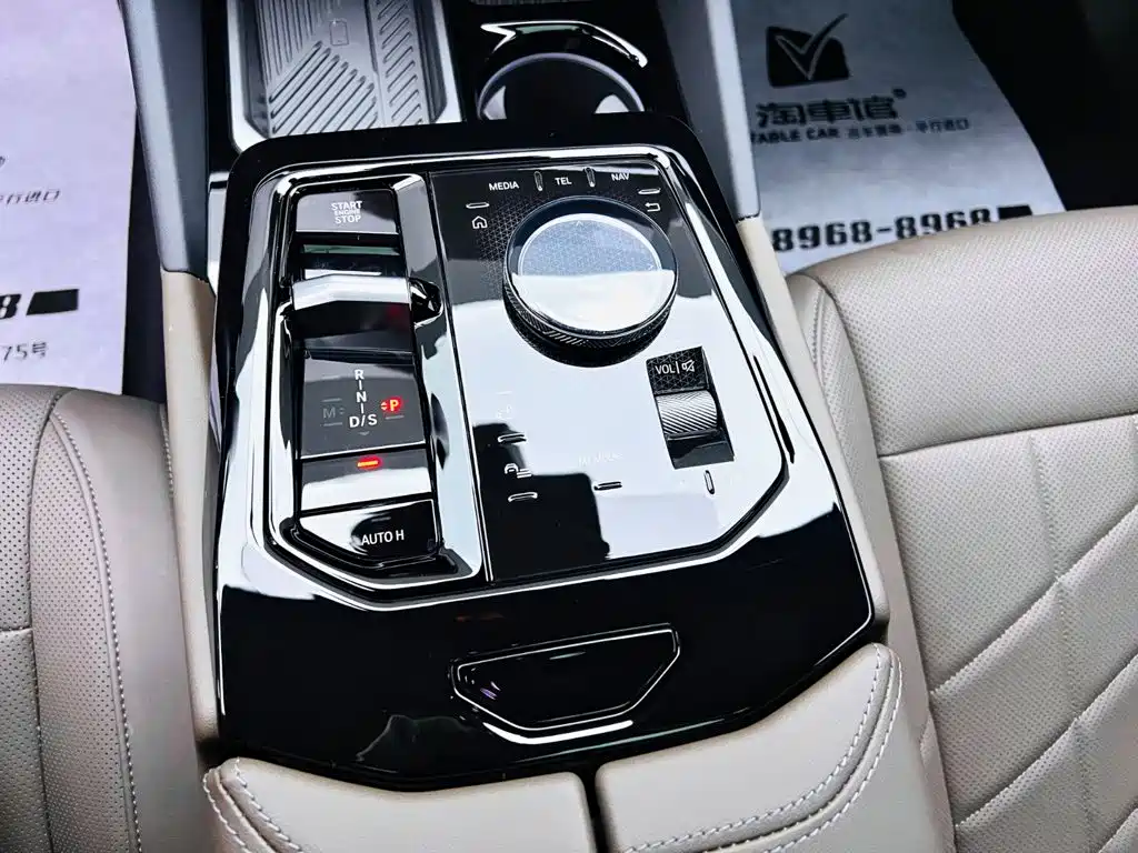 BMW 5 Series — фото 14