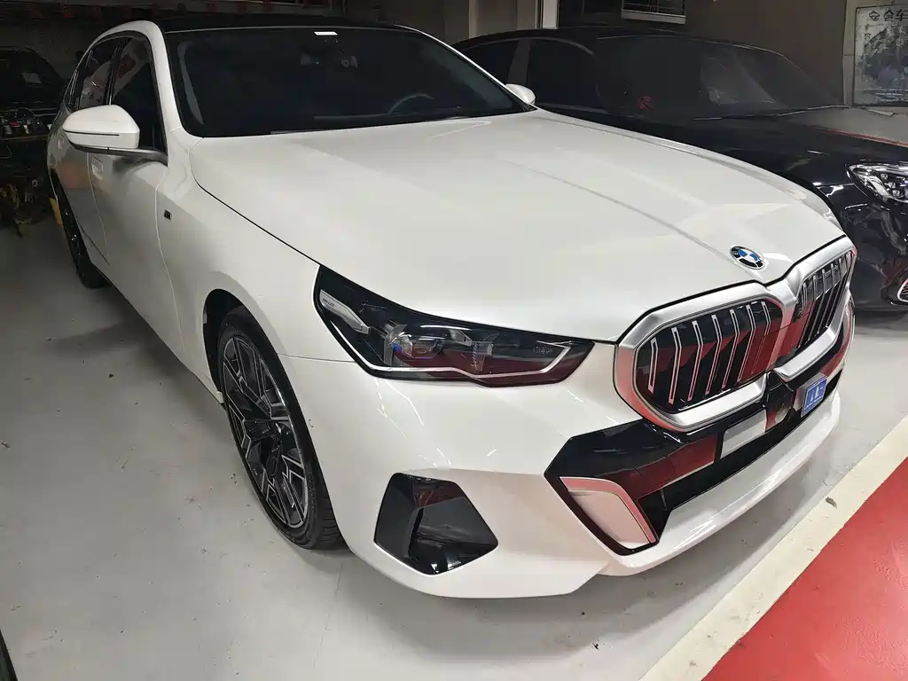 BMW 5 Series — фото 2