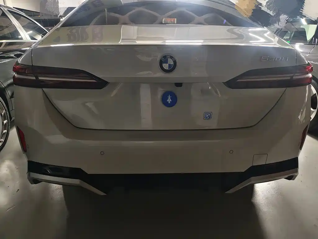 BMW 5 Series — фото 13