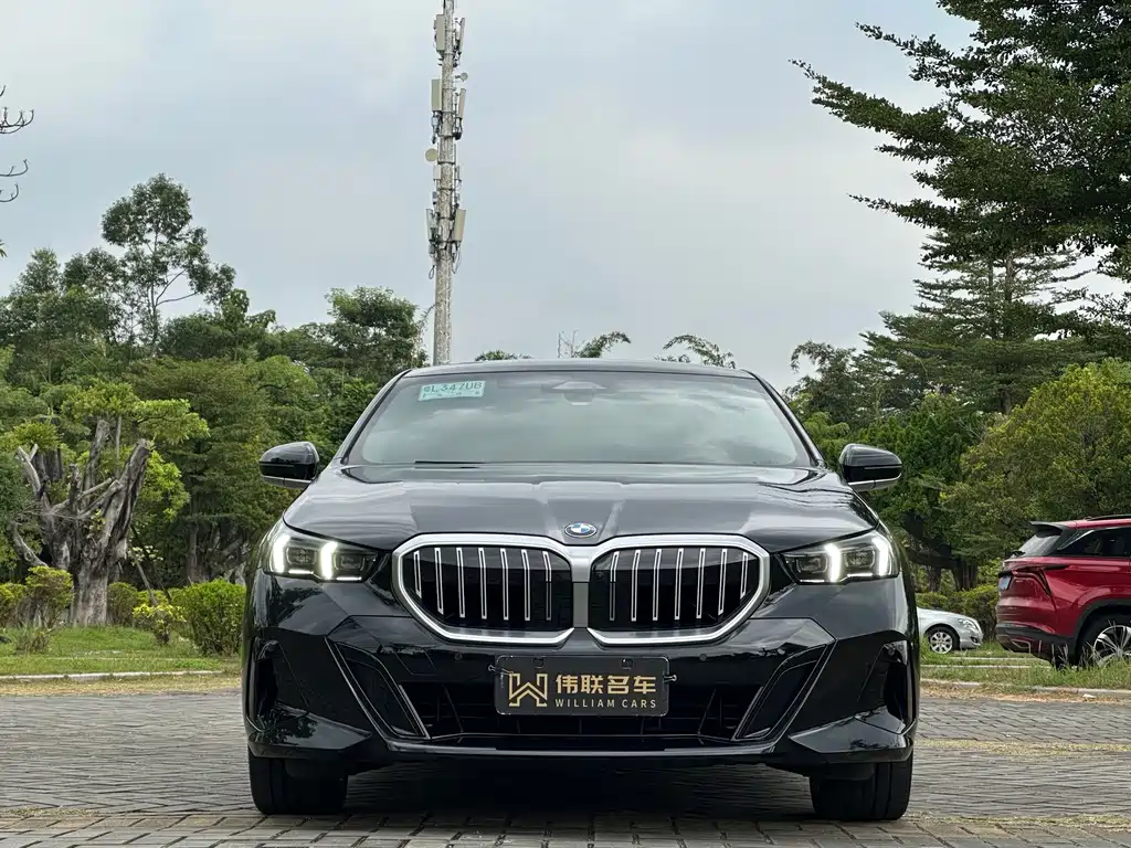 BMW 5 Series — фото 2