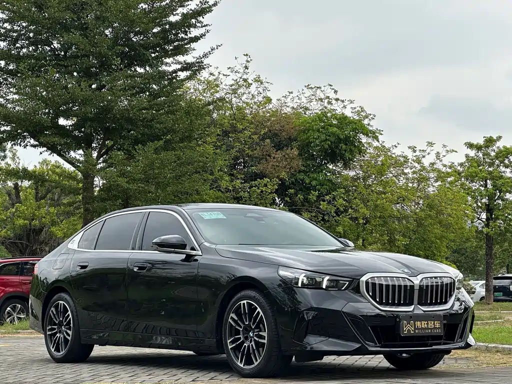 BMW 5 Series — фото 3