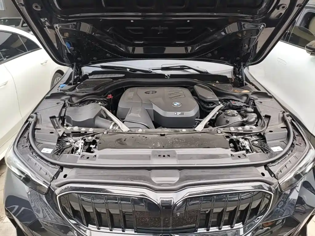 BMW 5 Series — фото 19