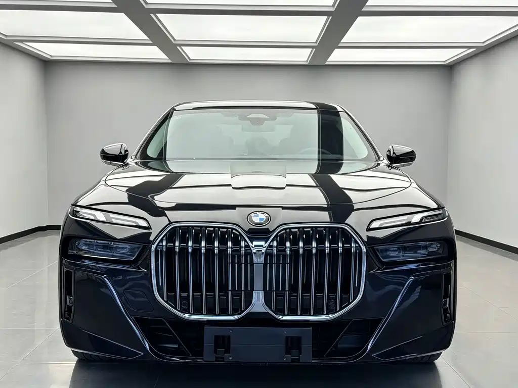 BMW 7 Series — фото 2