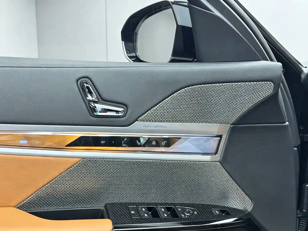 BMW 7 Series — фото 3