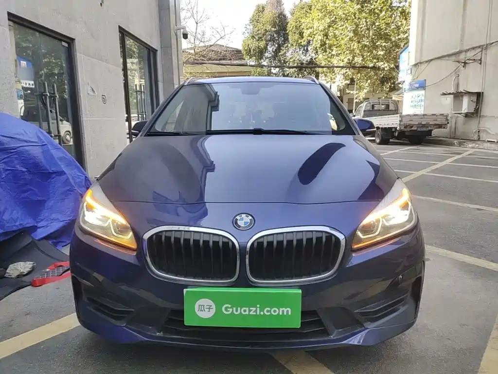 BMW 2 Series Active Tourer — фото 2