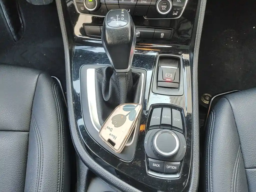 BMW 2 Series Active Tourer — фото 13
