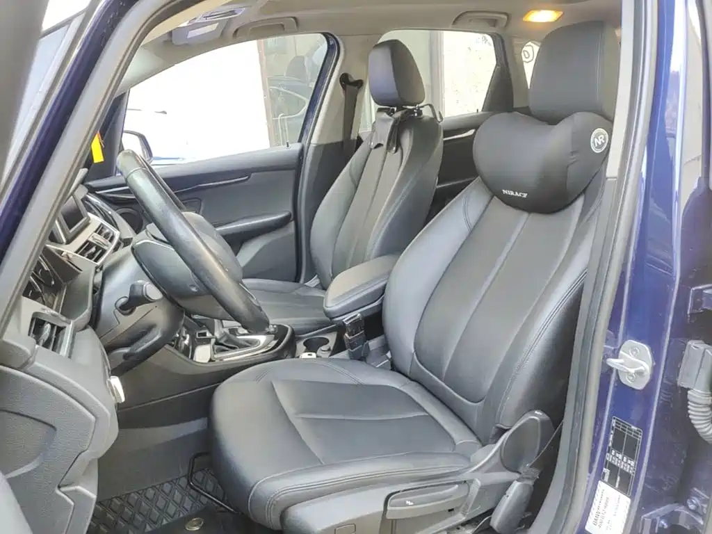 BMW 2 Series Active Tourer — фото 14