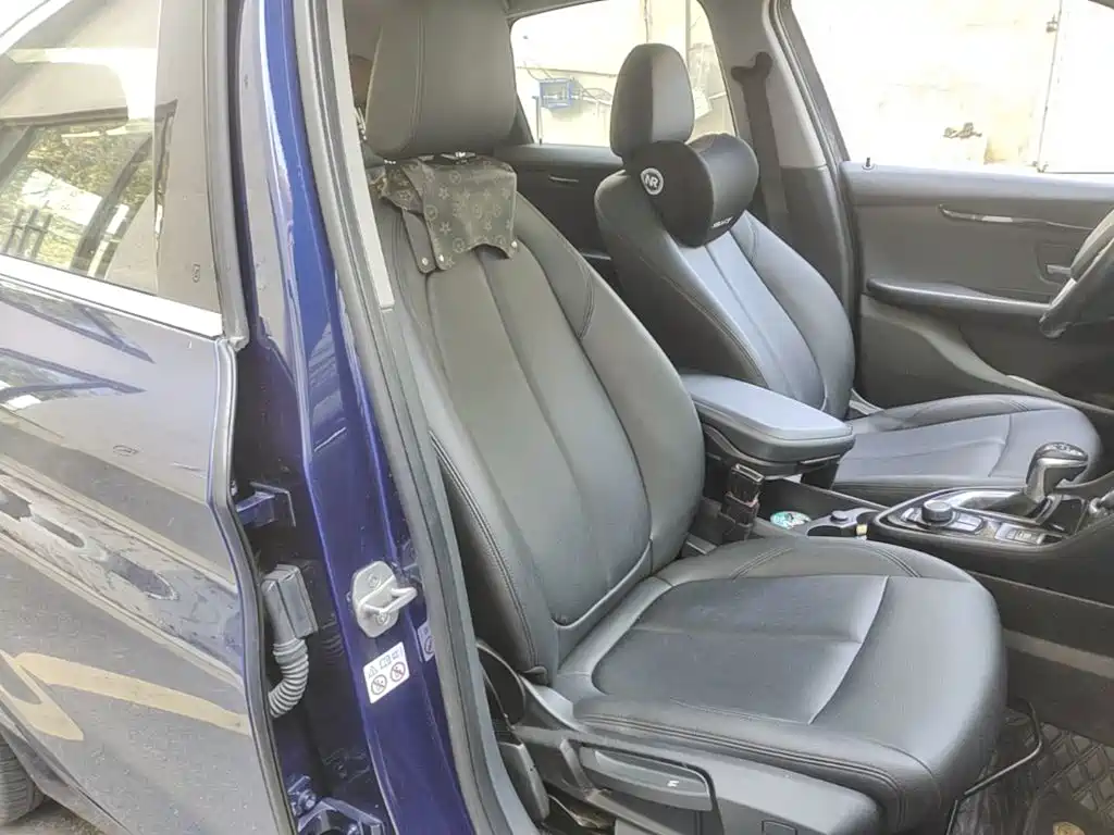 BMW 2 Series Active Tourer — фото 24