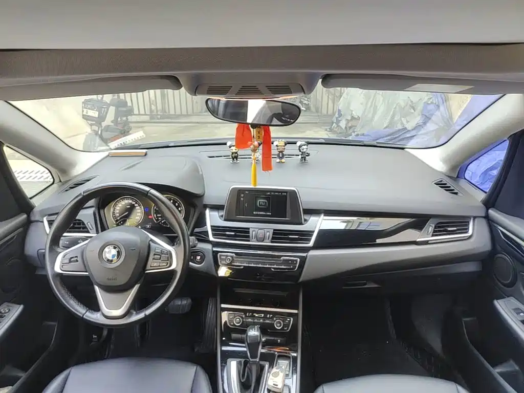 BMW 2 Series Active Tourer — фото 9