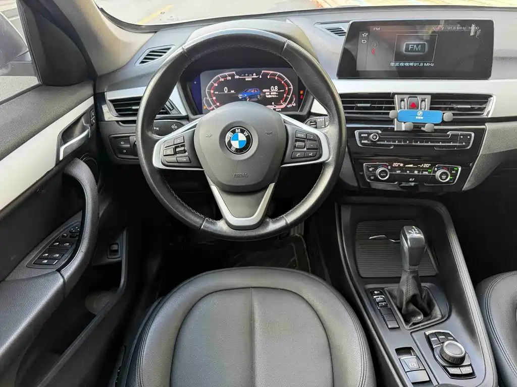 BMW X1 — фото 9