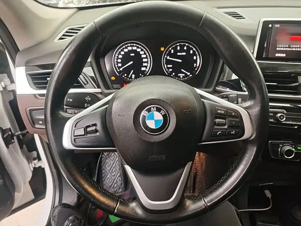 BMW X1 — фото 10