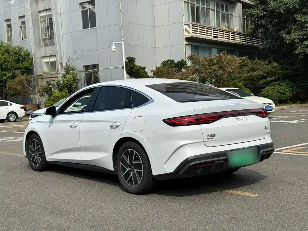 BYD Qin L — фото 4