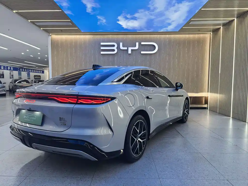 BYD Han L — фото 21
