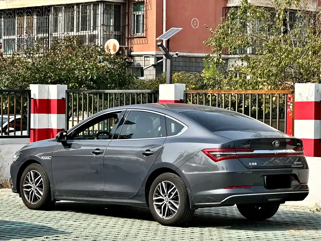 BYD Qin Pro NEV — фото 5