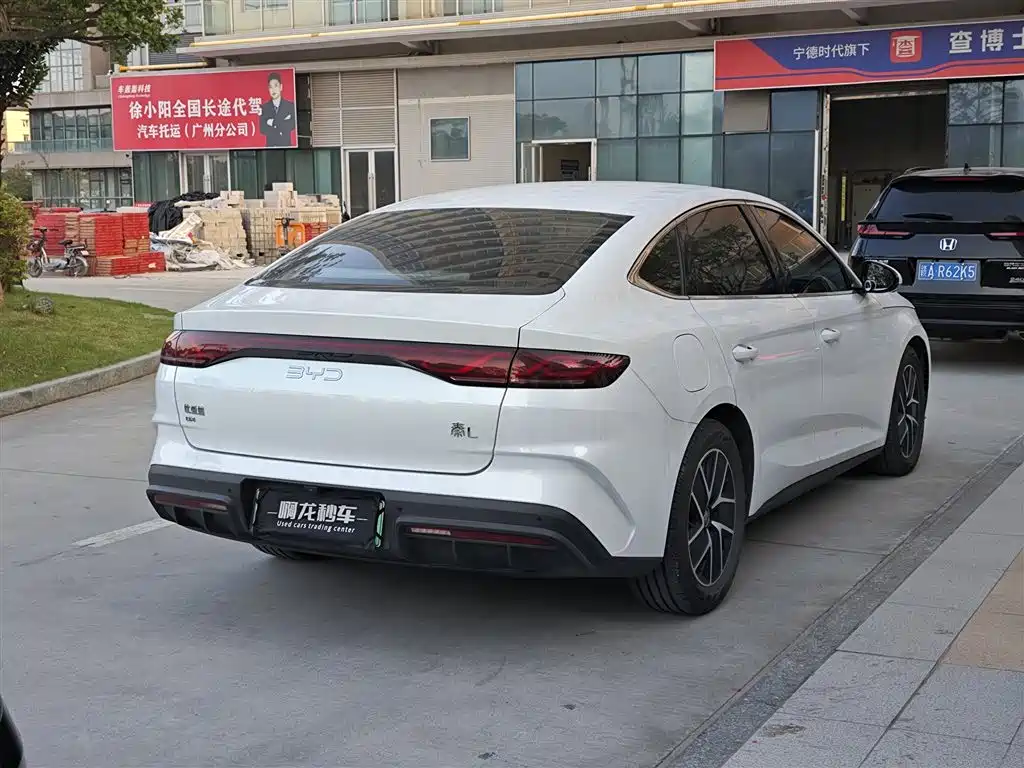 BYD Qin L — фото 9