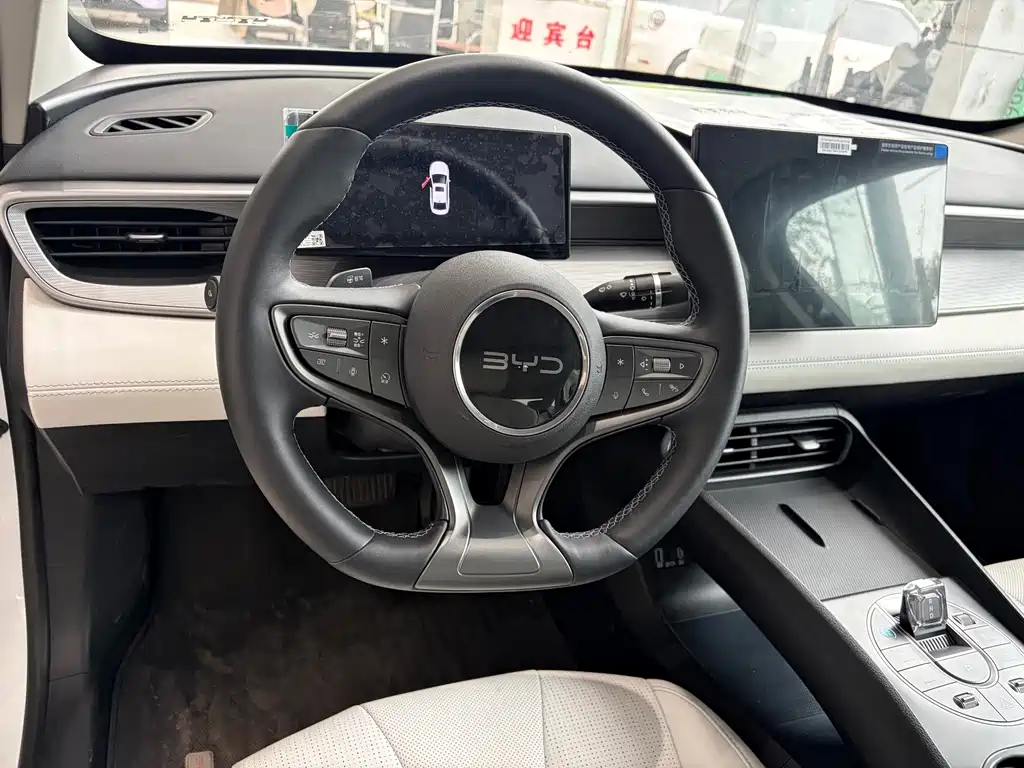 BYD Seal 05 DM-i — фото 14