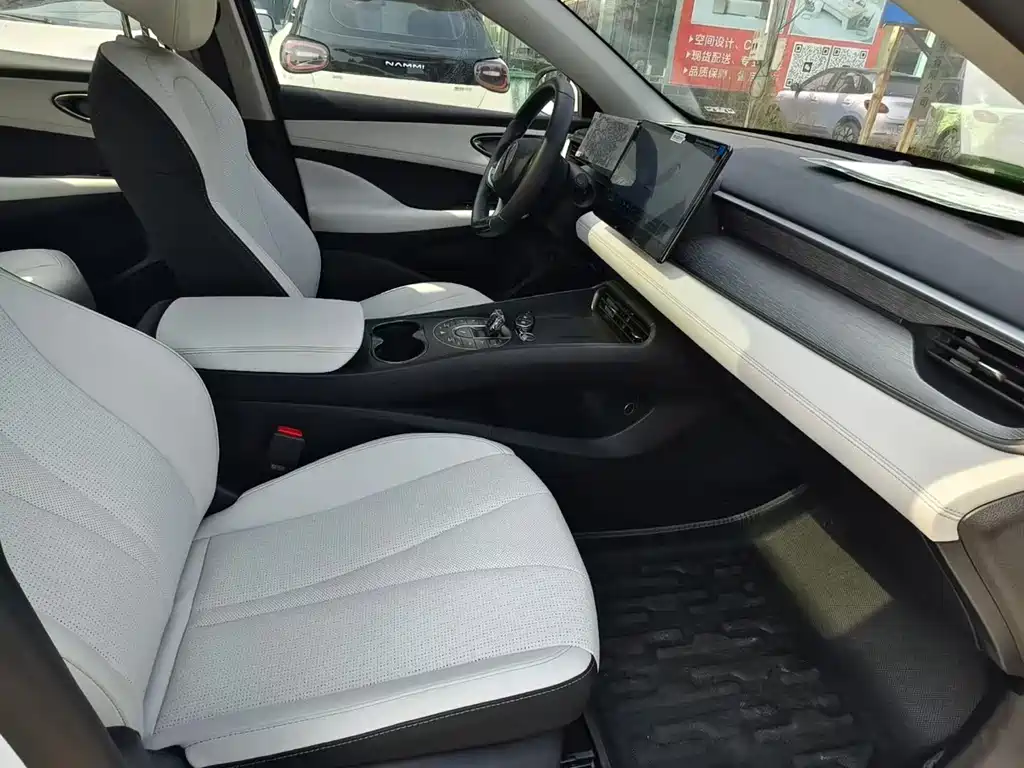 BYD Seal 05 DM-i — фото 9