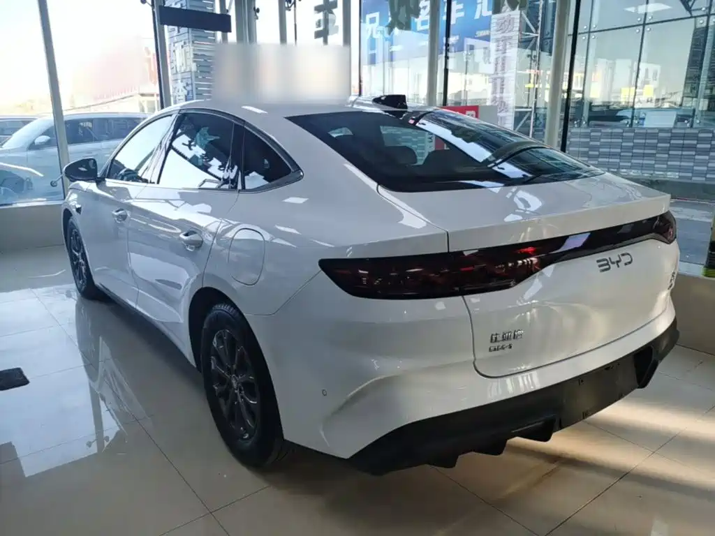 BYD Qin L — фото 4