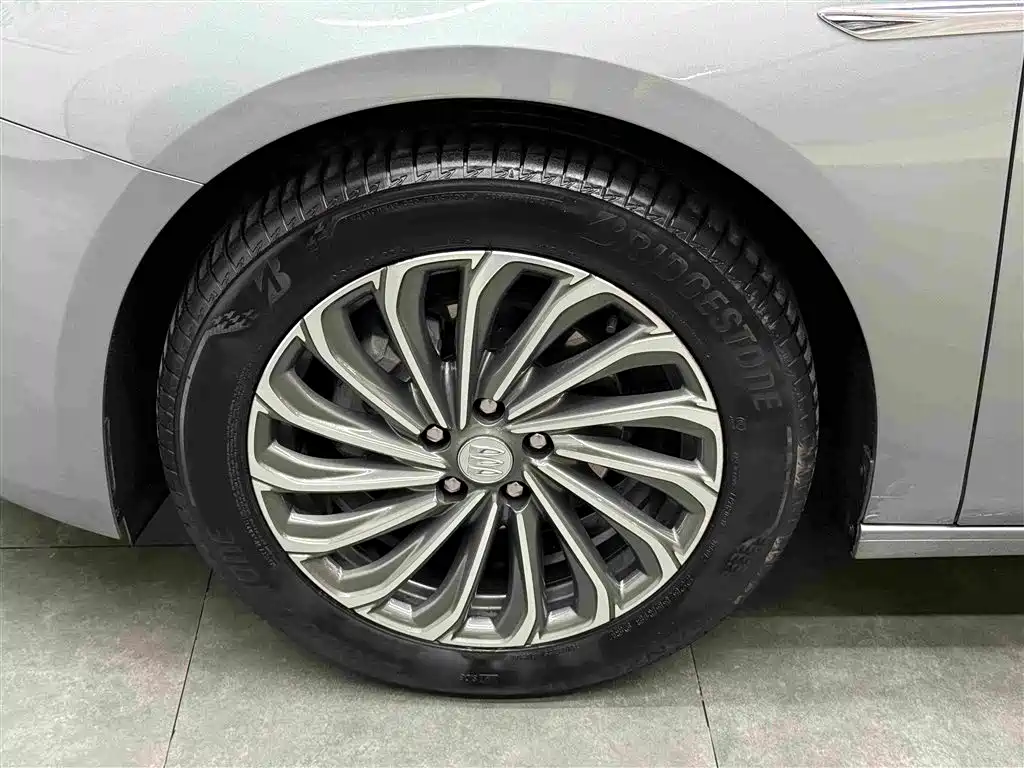 Buick LaCrosse — фото 14