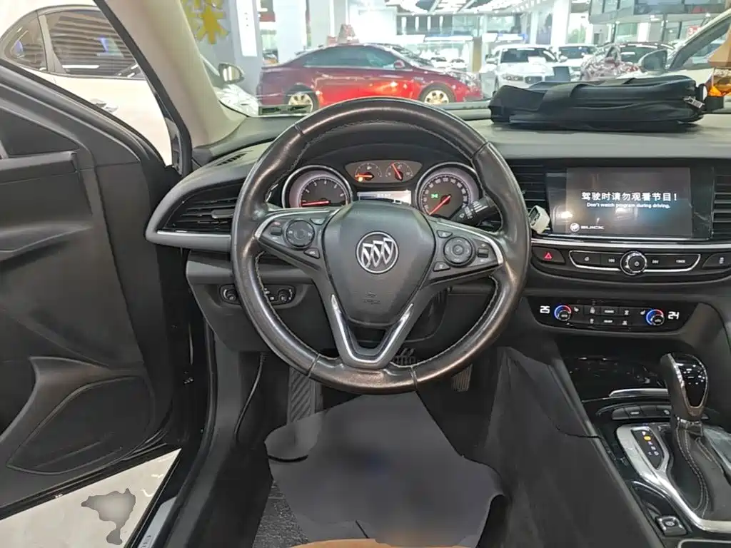 Buick Regal — фото 10