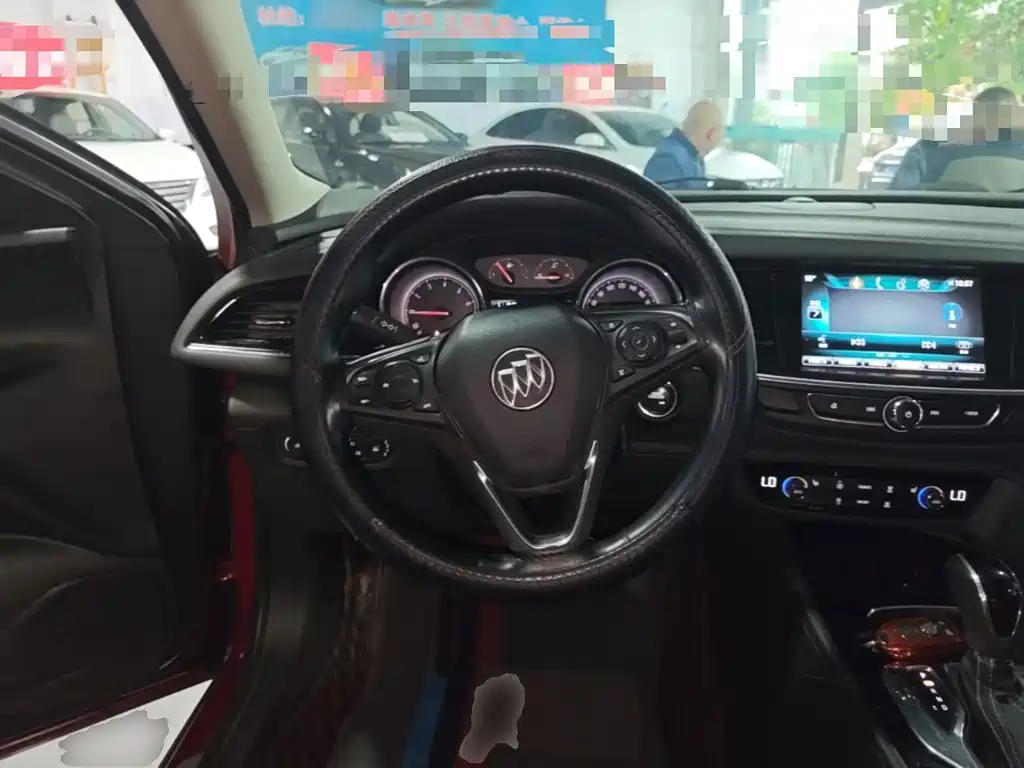 Buick Regal — фото 10