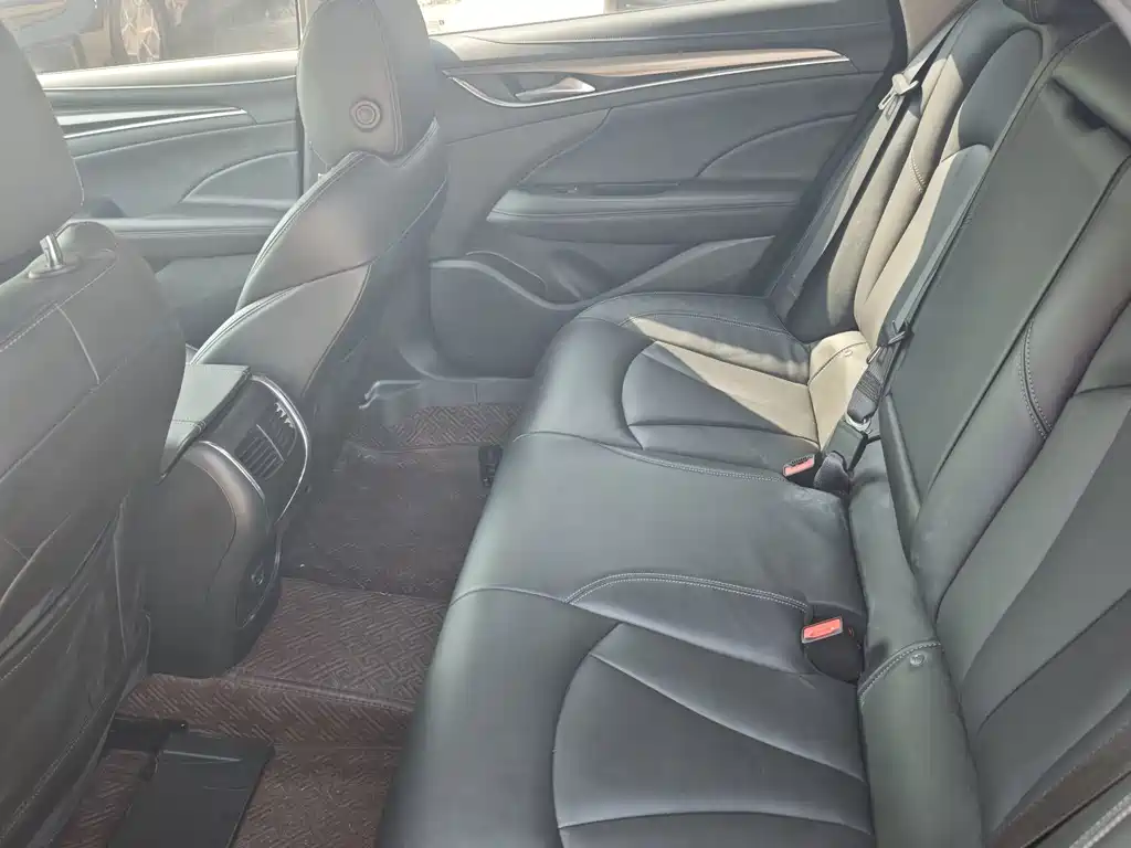 Buick LaCrosse — фото 5