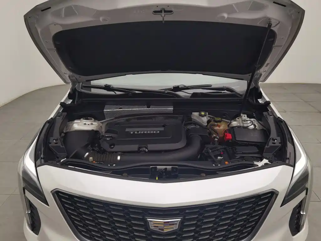 Cadillac XT4 — фото 6