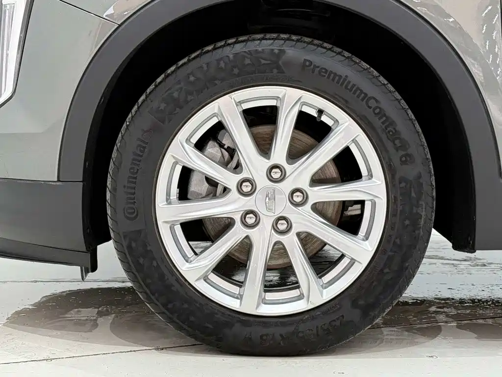 Cadillac XT4 — фото 11